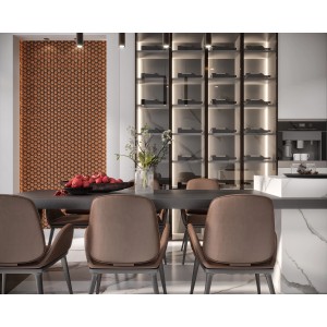 Wandgestaltung mit Mosaikmatte Ebru Hexagon Glas Bronze in modernem Esszimmer.