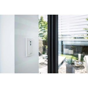 Schellenberg Funk-Handsender 1-Kanal mit Wandhalterung in Weiß zur Rollladenantrieb Steuerung.