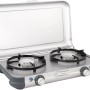 Campingaz Camping Küche 2-Flammkocher: Silberner Gaskocher mit zwei Brennern und Deckel.