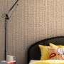A.S. Creation Vliestapete mit beigegrauem Leopardenmuster im Schlafzimmer. Dekorative Tapete mit Metallic-Effekt.