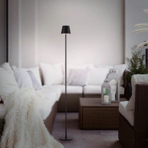 Schwarze LED-Akku-Stehleuchte Euria, 125 cm, für Innen- und Außenbereiche.