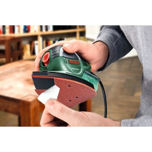 Bosch Multi-Schleifer PSM Primo in Aktion: Handlicher Schleifer für Flächen und Ecken.