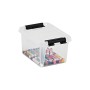 Transparente SmartStore Aufbewahrungsbox Classic 1,5 l mit Buntstiften.