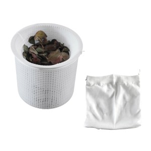 Skimmernetz zur Feinfilterung im Skimmerkorb und ein weißer Filtersack.