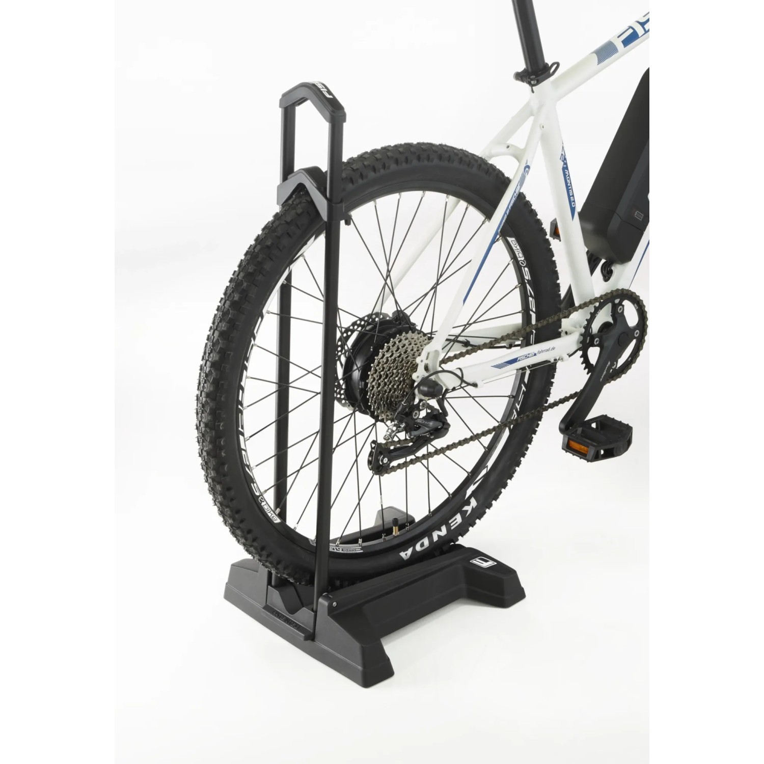 Fischer Fahrradstnder 50,8 cm - 73,66 cm (20" - 29") Schwarz kaufen bei OBI
