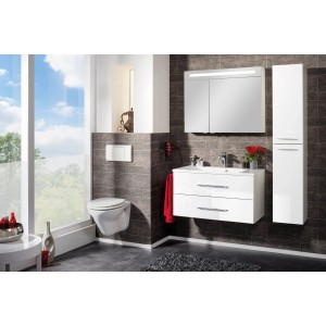 Badezimmer-Szene mit Fackelmann B.Clever Hochschrank, weiß, 30 cm breit, neben Waschbecken und Spiegelschrank.