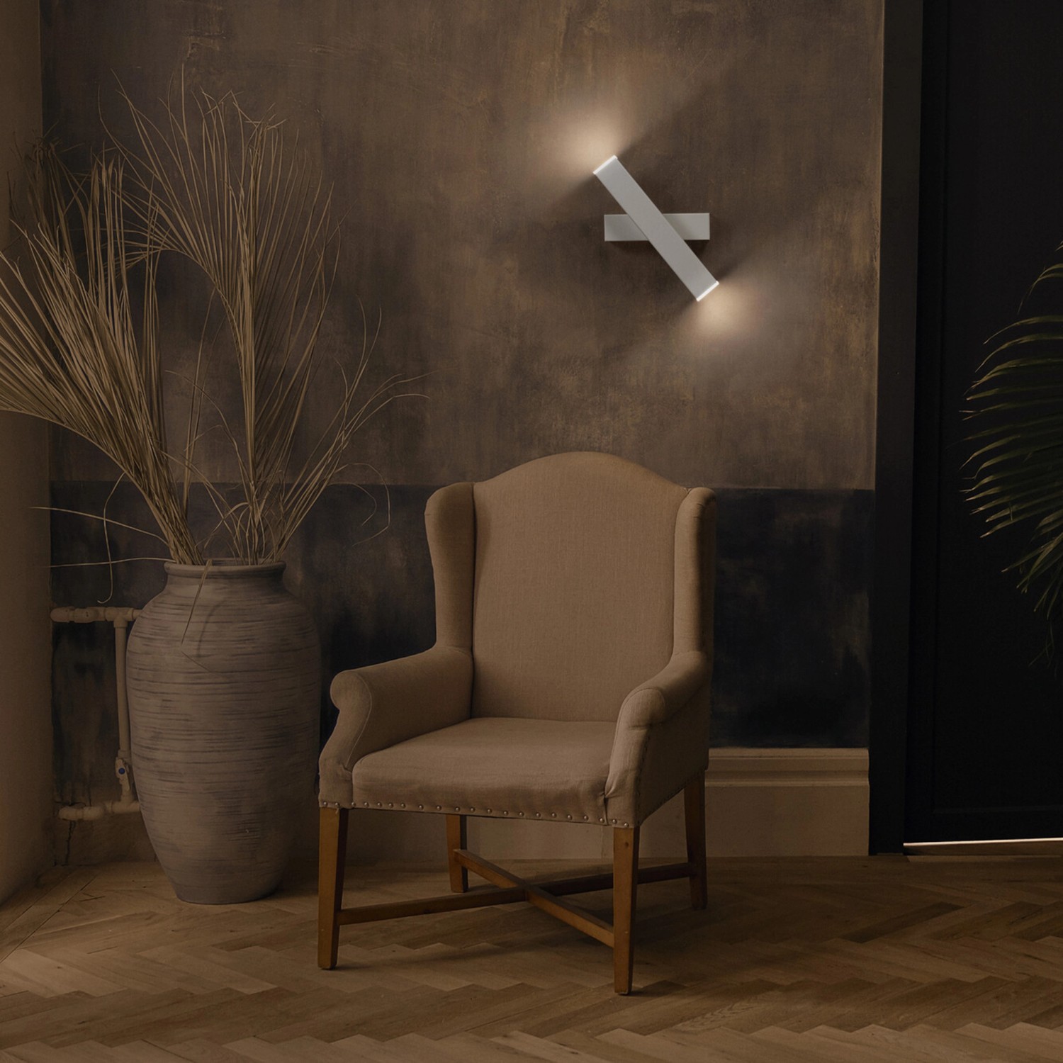 Moderne Ledvance Wandlampe Orbis Cross Sun@Home Smart+ (30 cm) im Wohnraum.