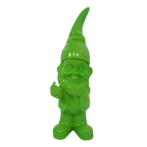 Grüne Deko-Figur Gartenzwerg 58 cm aus Polyresin mit Stinkefinger. Skurrile Gartendekoration.
