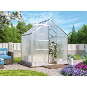 Kleines, transparentes Vitavia Gewächshaus Apollo 2500 mit Alu-Rahmen und Stahlfundament im Garten.