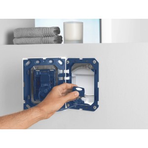 Grohe Skate Cosmopolitan Abdeckplatte mit Fresh-Funktion, Chrom, bei der Installation.