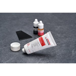 Egger Reparaturset Decor Mix & Fill Mittelbraun: Tube, Farbpigmente und Schablone für Laminat & Parkett.