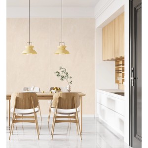 Wandverkleidung Rock the Wall Sandstone im Esszimmer mit Holztisch und Pendelleuchten.