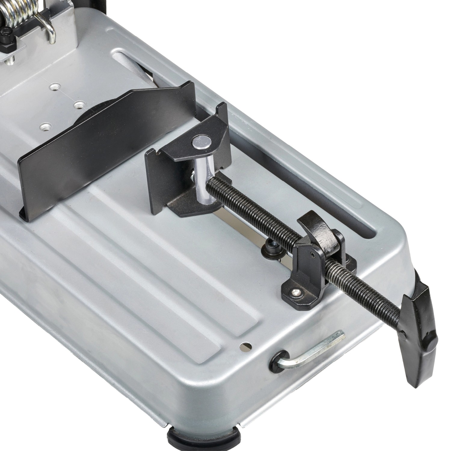 Detailaufnahme: Einhell TC-MC 355/1 Metall-Trennmaschine, Tischkreissäge mit Schraubstock.