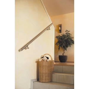 Handlauf Komplettset V2A, 40 mm x 1200 mm, Edelstahl, zur Wandmontage im Treppenhaus.