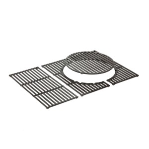 Schwarzer Enders Gusseisen Grillrost Switch Grid 63x45 cm mit herausnehmbarem Rundelement.