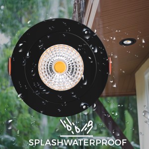Schwarzer, dimmbarer LED-Einbaustrahler, 4,5 W, mit Spritzwasserschutz.