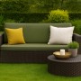 Grünes Gartenkissen-Set für 2-Sitzer Polyrattan-Gartensofa (140x60x50cm).