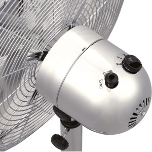 Detailaufnahme: Chrom Standventilator SV 45-40 mit Bedienelementen.