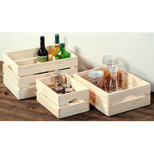 Kesper Holzkisten aus Kiefernholz, 27 l, als Aufbewahrungsboxen mit Inhalt.