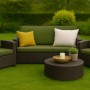 Grünes Gartenkissen-Set für Polyrattan-Möbel, bestehend aus Sitz- und Rückenkissen für ein 2-Sitzer Gartensofa.