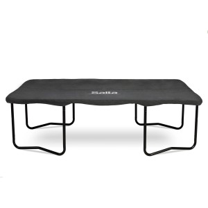 Schwarze Salta Wetterschutz-Abdeckung (244x427 cm) auf einem rechteckigen Trampolin.