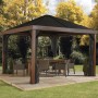 Sojag Pavillon Valencia Holz 363x363 cm mit Moskitonetz im Garten.