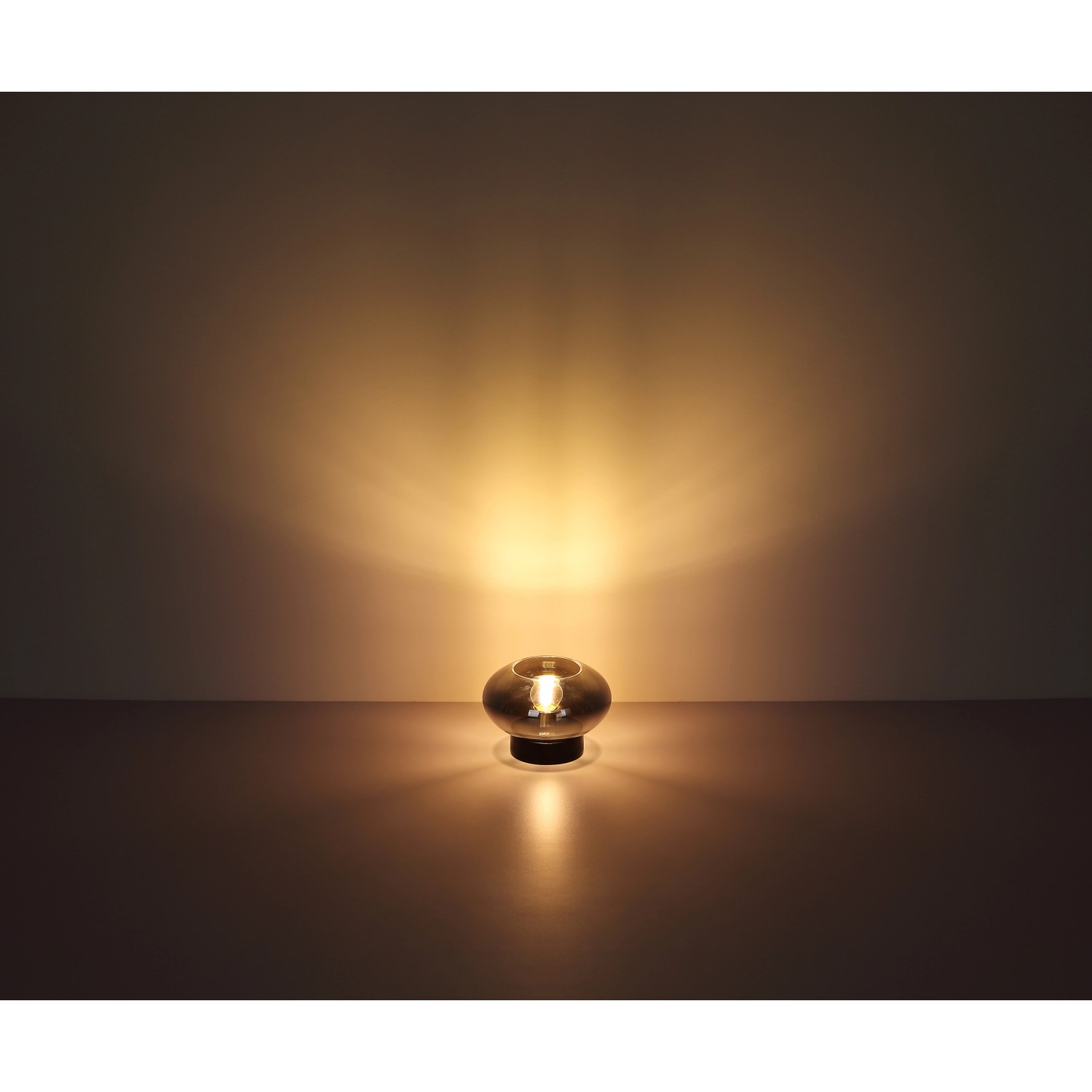 Globo Pendelleuchte Shaun, 4-flammig, schwarz matt mit rauchfarbenen Glasschirmen.