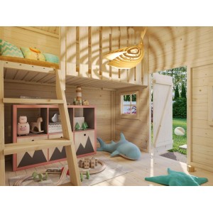 Innenansicht: Weißes Palmako Spielhaus Tom mit Leiter zum Schlafboden und Spielzeug.