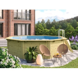 Karibu Holzpool Modell 2 Set mit Filteranlage und Leiter im Garten.