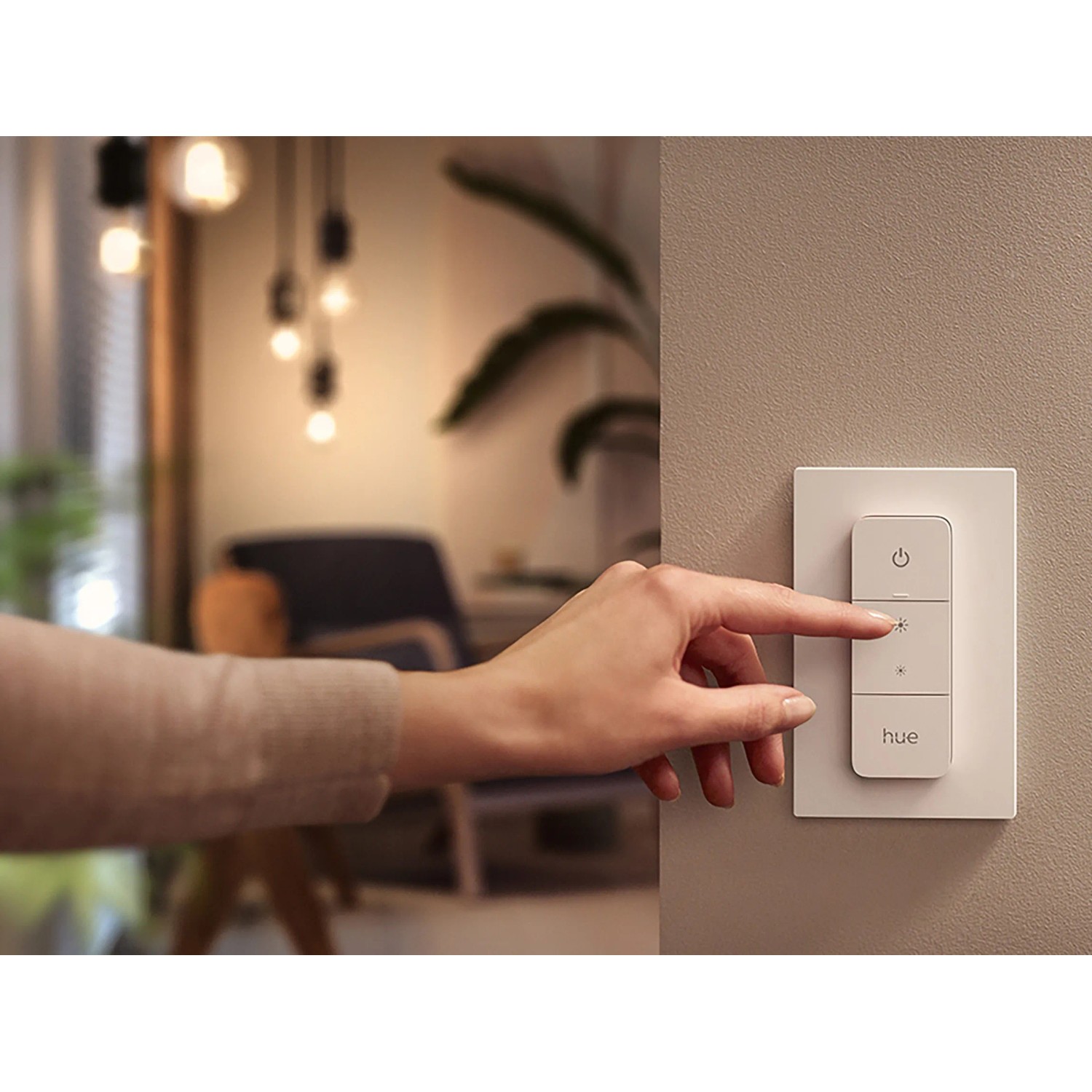 Philips Hue Runner 3-flammig mit Dimmschalter in Weiß, Bedienung per Finger.