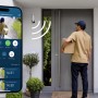 Bosch Eyes II Außenkamera in Silber mit App-Ansicht und Person vor Haustür.