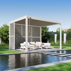 Weide Horizontale Lamellenwand aus Aluminium in Ivory Sand für Pergola. Drehbare Paneele bieten Sicht- und Sonnenschutz im Garten.