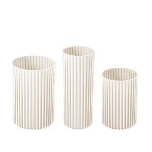 Lamela Vasen-Set Nemo: 3 cremefarbene, zylindrische Vasen mit gerillter Oberfläche. Modern & dekorativ.