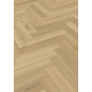 Heller Klebe-Vinylboden Herringbone Marcello Oak. Eichenoptik mit authentischer Holzmaserung und Fischgrätmuster.