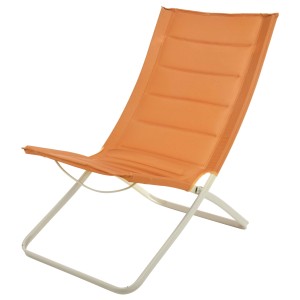 Oranger Klappstuhl (83x57x90cm) für Camping & Outdoor. Bequemer Sitz mit robustem Stahlrahmen.