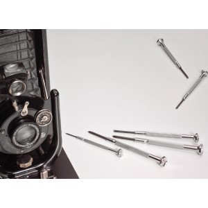 LUX Präzisions-Schrauber Satz, 6-teilig, mit Schlitz und Kreuzschlitz, neben einer alten Kamera.