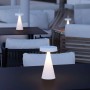 Weiße LED-Akku-Tischleuchte Alwa (28,9 cm) für den Innen- und Außenbereich.