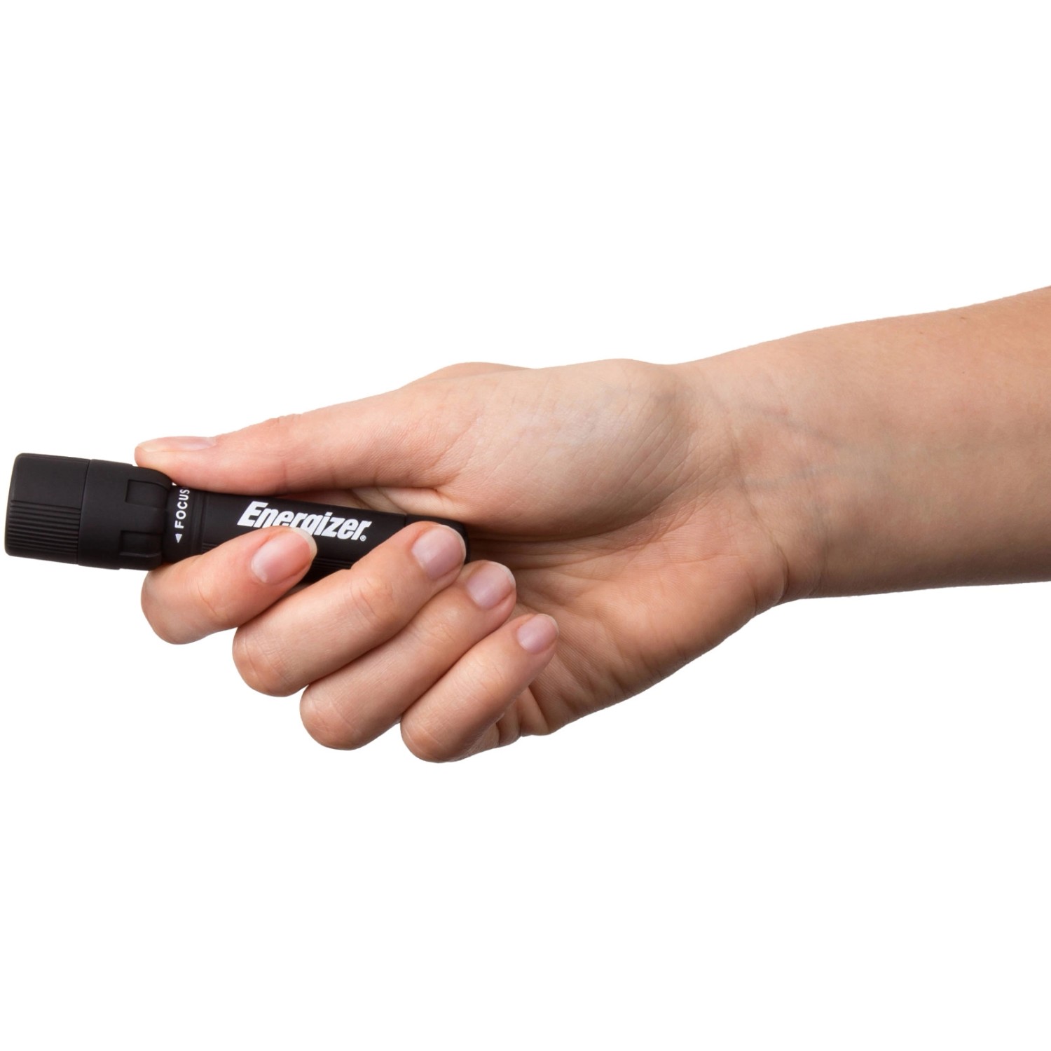 Schwarze Energizer X-Focus Taschenlampe in Hand, mit Strahlfokussierung.
