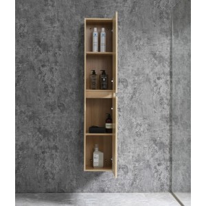 Sanotechnik Bad-Hängeschrank Corbo, 150x30x30 cm, braun, mit geöffneter Tür und Badutensilien.