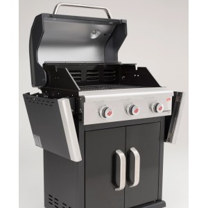 Landmann Gasgrill Triton PTS 3.0, schwarzer Grillwagen mit 3 Brennern und geöffnetem Deckel.