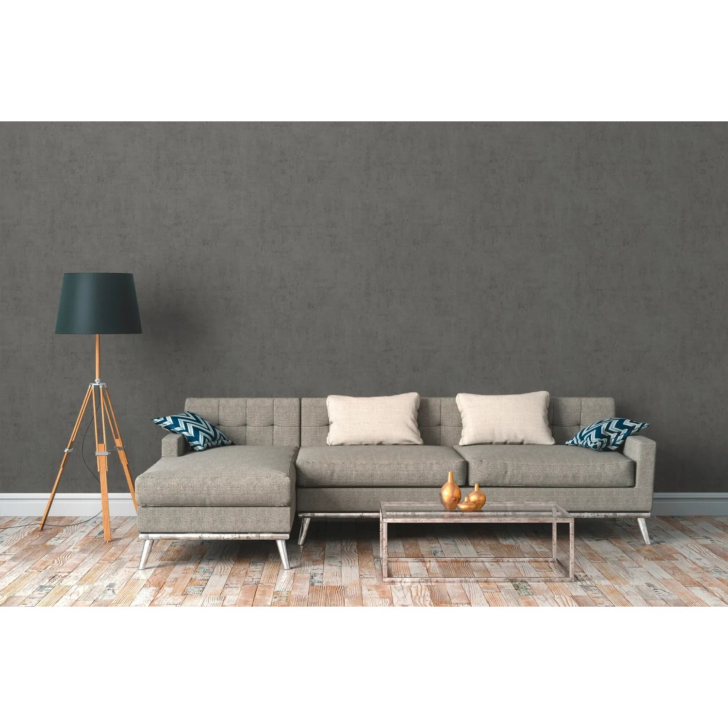 Graue, leicht strukturierte Vliestapete Uni Matt FSC® an Wohnzimmerwand hinter Couch.
