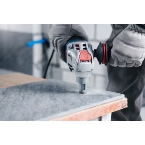 Bosch X-Lock Diamant-Trockenbohrer Best for Ceramic Dry Speed Ø 68 mm im Einsatz.