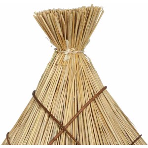 Detailaufnahme des Reetdachs vom Siena Garden Vogelhaus aus Kiefernholz, braun und natur.