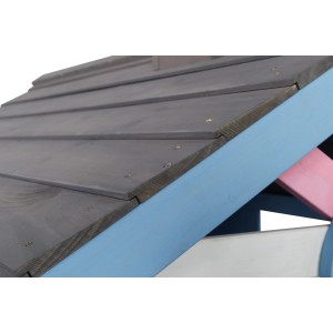 Detailansicht des grauen Daches vom blau-rosa Swing King Spielhaus Icecream.