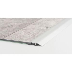Anpassprofil in Silber für Vinylboden, 7,5 mm stark, für einen sauberen Übergang.