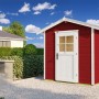 Rotes Weka Holz-Gartenhaus mit Satteldach und weißer Tür. Gartenhaus für Gartengeräte und mehr.