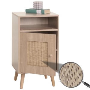 Nachttisch in Eiche-Optik mit Kubu Rattan Tür, offenem Fach und stabilen Holzfüßen. Kratzfeste Melamin-Oberfläche.
