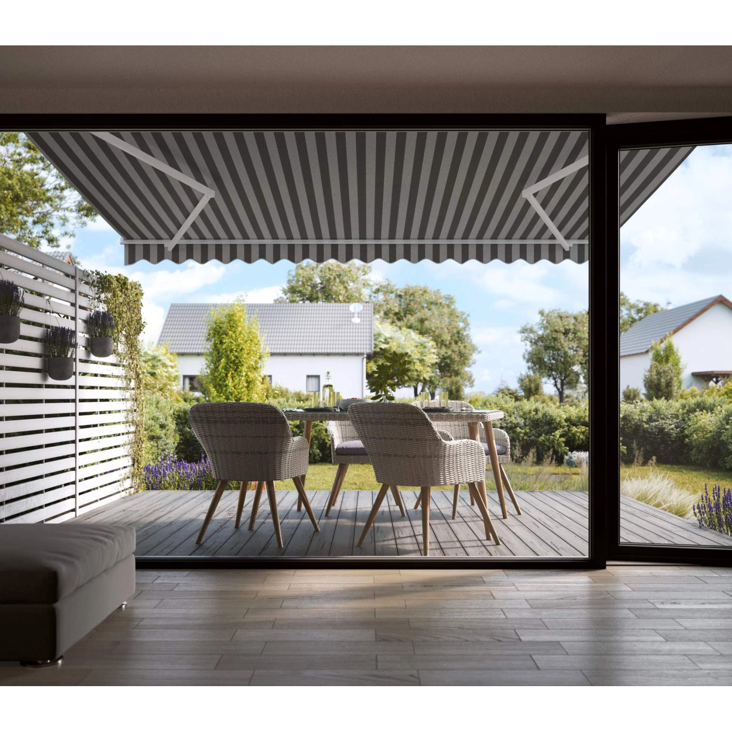 Gelenkarmmarkise Aventura 3x2m Grau-Weiß über einer Terrasse mit Gartenmöbeln.
