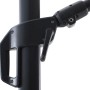 Detailaufnahme: Kurbelmechanik des beigen Ampelschirm Bonbeach (392 cm) zum einfachen Öffnen und Schließen.