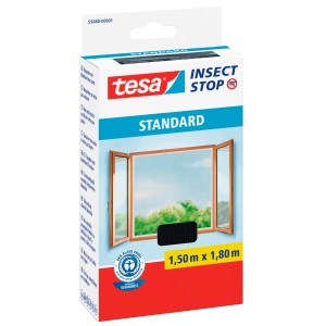 Verpackung des Tesa Insect Stop Fliegengitters Standard 180x150cm in Anthrazit mit Fensterabbildung.